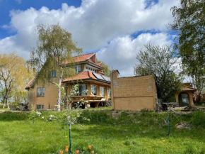 Særpræget & teatralsk villa, med skøn udsigt in Borre